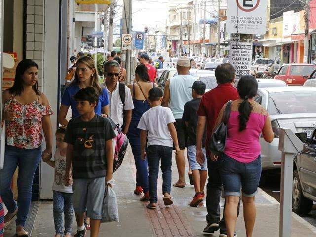 &Eacute; Carnaval: supermercados abrem e shoppings fazem hor&aacute;rio especial
