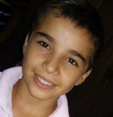 Menino de 10 anos morre afogado durante banho de rio com os pais