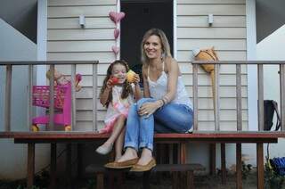 Alice até enumera as delícias que saem da cozinha, mas é nas brincadeiras ao ar livre que ela mais se lembra da mãe. (Foto: Alcides Neto)