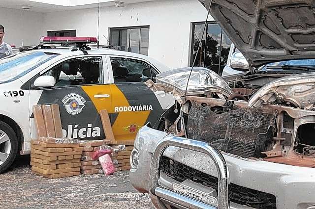 Universit&aacute;rio de MS &eacute; preso em Bauru com 129 kg de maconha em Hilux