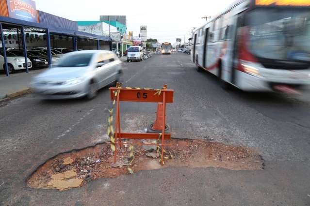 Sem cronograma definido, prefeitura deve iniciar opera&ccedil;&atilde;o tapa-buraco &agrave; tarde