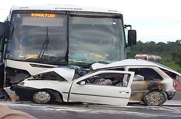 Colis&atilde;o de Gol e &ocirc;nibus matou dois homens e uma mulher na BR-262
