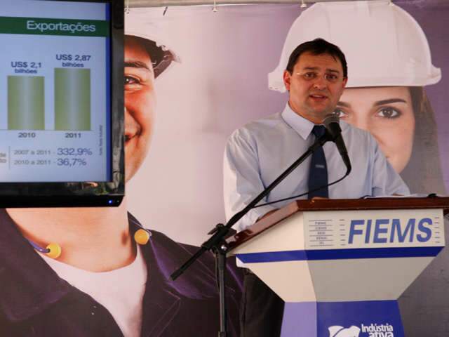  Ind&uacute;stria exportou um ter&ccedil;o a mais em 2011 e empregou 7,5% mais pessoas