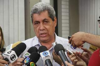 Governador afirma que fará favor al conceder qualquer aumento na contrapartida para Cassems. (Foto: Marcelo Victor) 