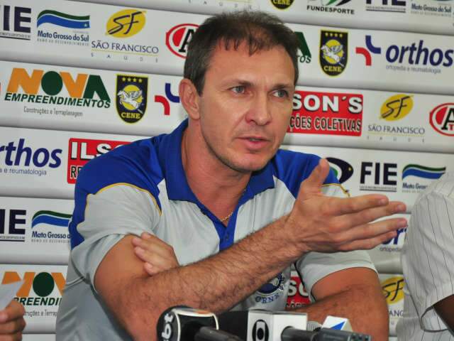  Antecessor de Marcos, Veloso reconhece goleiro como &iacute;dolo maior do Palmeiras