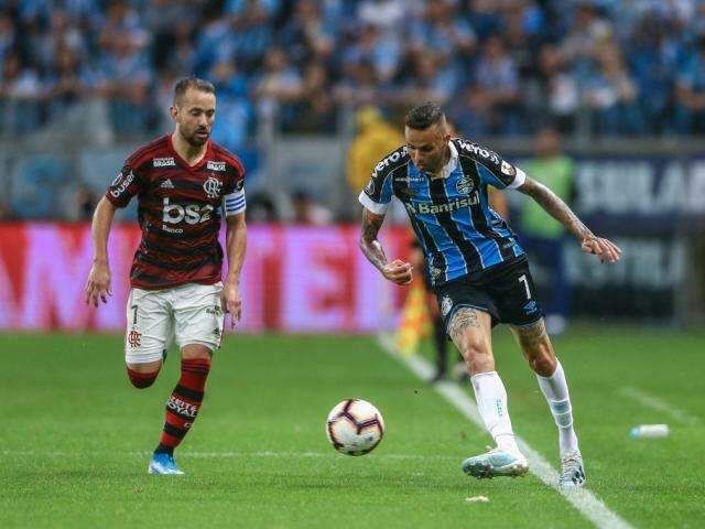 Flamengo sai na frente, mas Gr&ecirc;mio chega ao empata de 1 a 1