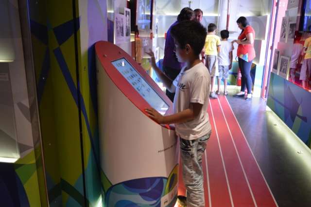 Mais de 800 pessoas visitam museu itinerante das Olimp&iacute;adas no primeiro dia 