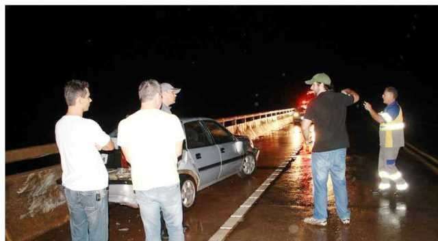 Militar sofre acidente ao voltar com carro "novo" e desaparece em rio