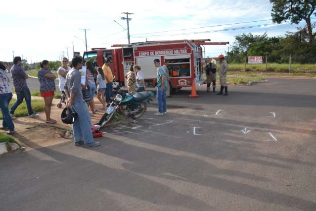 Motociclista fica ferido em acidente com carro no Oiti 
