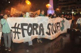 Manifestações clamam por punição de &quot;Máfia do Câncer&quot; (Foto: João Garrigó)