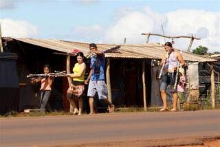 Famílias que viveram por três décadas no Paraguai dizem ter sido expulsas por milícias. (Marcelo Victor)