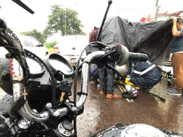 Chuva causa mais um acidente na Norte-Sul e deixa tráfego lento