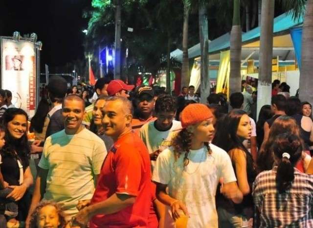 Governador vai &agrave; Corumb&aacute; e participa da abertura do Festival da Am&eacute;rica do Sul