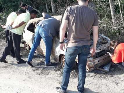 Ossada encontrada em carro incendiado na fronteira &eacute; de boi