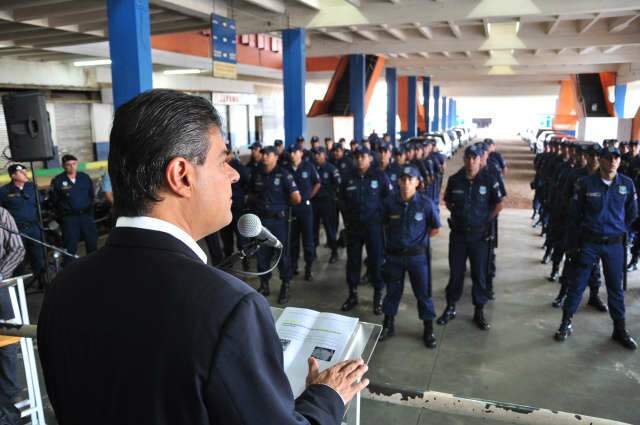  Guardas pedem aumento e Trad diz que discuss&atilde;o salarial &eacute; depois do Carnaval