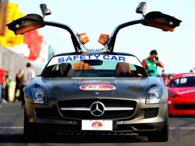  Domingo tem carr&otilde;es de luxo em corrida no Aut&oacute;dromo Internacional