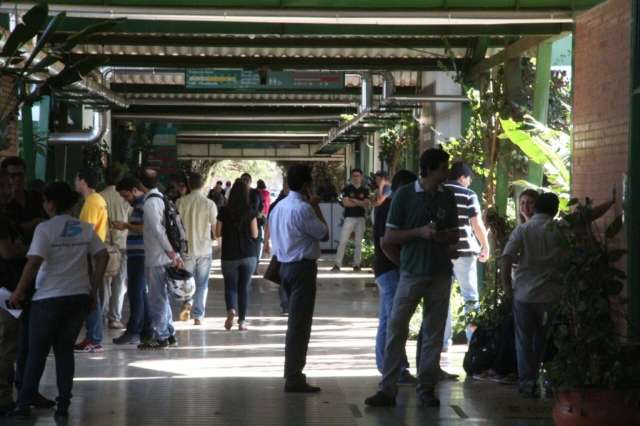 Opera&ccedil;&atilde;o do Gaeco vasculha tr&ecirc;s setores do Detran em Campo Grande