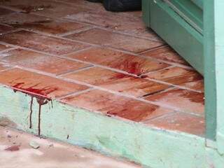 Vítima foi encontrada morta por sua esposa em uma residência no bairro Tijuca (Foto: Marcos Ermínio)