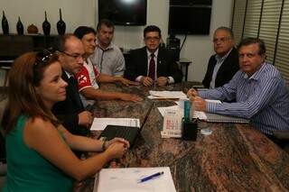 Gilmar comanda reuniões com sindicalistas para decidir reajustes (Foto: Marcelo Victor)