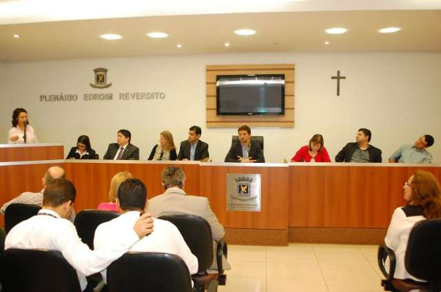 Lojistas pedem aten&ccedil;&atilde;o para evitar quebradeira na 14 com Reviva Centro
