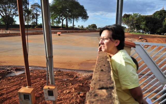  Moradores comemoram a chegada da nova avenida na regi&atilde;o do Lagoa
