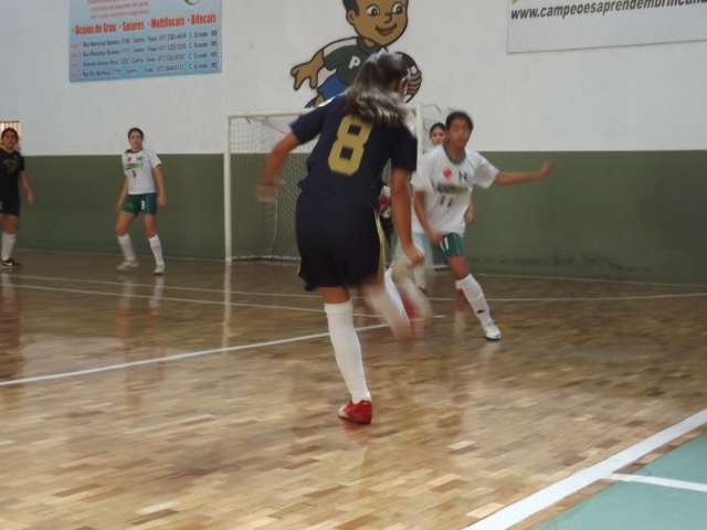 Goleada de 17 a 1 marca rodada da Copa Pelezinho Feminino