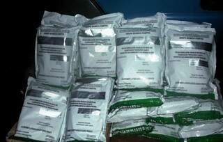 Dentro do ônibus foram encontrados 29 embalagens com 1 kg de herbicidas. (Foto: Divulgação)