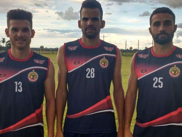 Sete de Dourados contrata jogadores para refor&ccedil;ar sistema defensivo