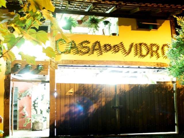 Ideia para copo quebrado vira neg&oacute;cio e recicla vidro em pe&ccedil;as &uacute;nicas
