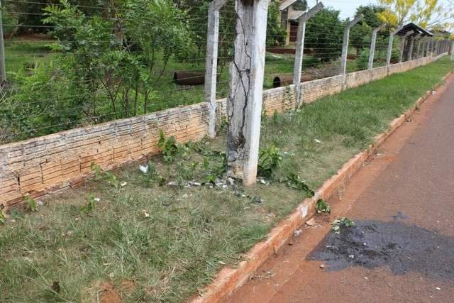 Motociclista morre ao bater moto em poste, em F&aacute;tima do Sul 