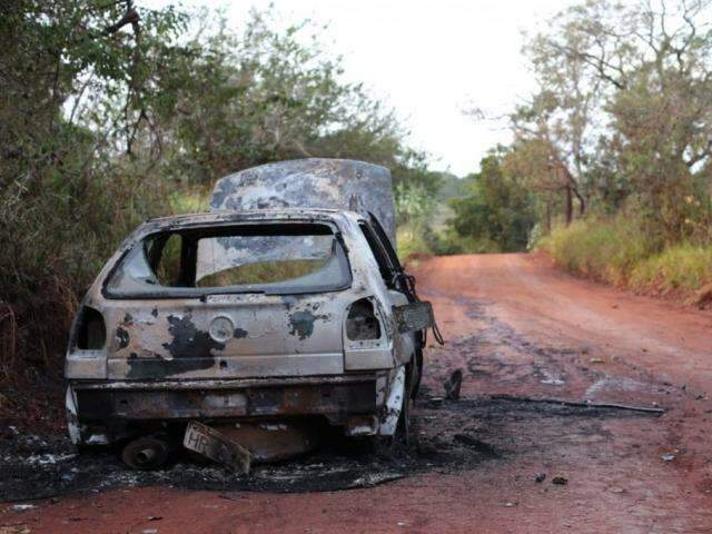 Inc&ecirc;ndio em Gol em estrada vicinal do Itamarac&aacute; mobiliza bombeiros