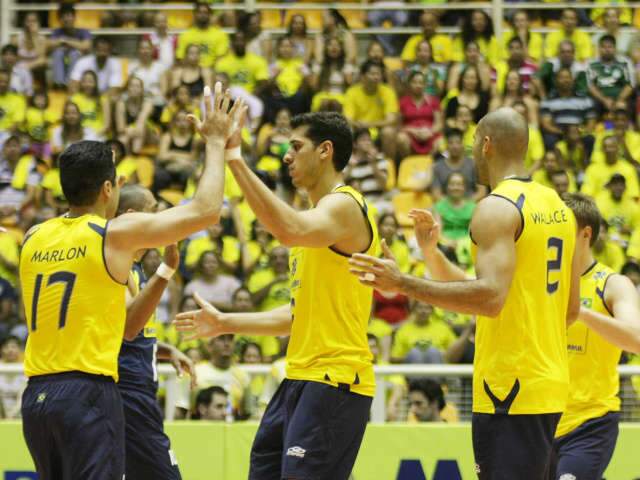 Sele&ccedil;&atilde;o brasileira duela com a Col&ocirc;mbia nesta quinta pelo Sul-Americano de v&ocirc;lei