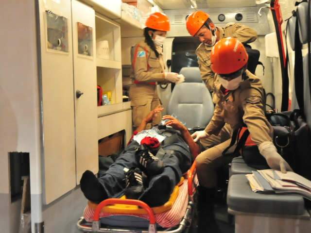  Motociclista fica ferido em acidente e moradores pedem sinaliza&ccedil;&atilde;o