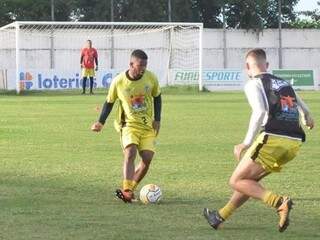 Carijó treina para a partida decisiva contra o Novo (Foto: Junior Teixeira/Corumbaense Futebol Clube)