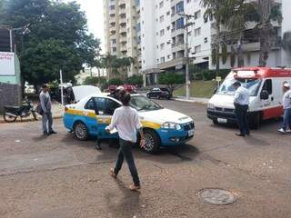 Policiais da Ciptran atendem mais um acidente no cruzamento das ruas Eduardo Santos Pereira e 13 de Junho. (Foto: Adriano Hany)