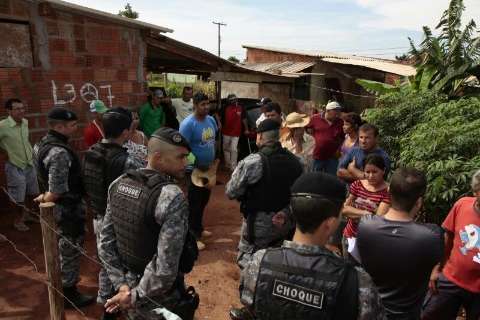 Justiça dá ultimato para 153 famílias saírem de área invadida na Capital