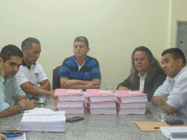 Vereadores deixam para entregar defesa pr&eacute;via no &uacute;ltimo prazo