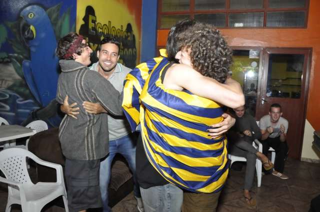 Argentinos &quot;explodem&quot; com vit&oacute;ria e seguem confiantes para a final