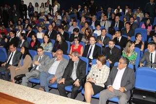 Todos conselheiros e representantes de Poderes estiveram presentes (Foto: Roberto Araújo)