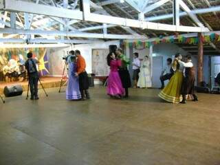 Baile típico começa às 13h30. (Foto: Divulgação/CTG)