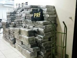 Mais de 3 toneladas de maconha foram apreendidas por policiais da PRF. (Foto: divulgação)