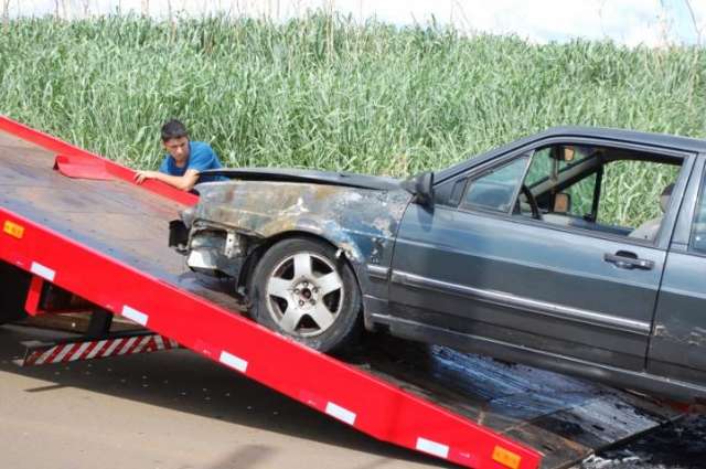 Motorista sai de posto e carro pega fogo na Duque de Caxias; 3&ordm; caso hoje