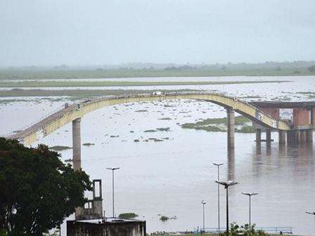 Com chuva quase todo dia, n&iacute;vel do Rio Paraguai sobe 5 cm por dia