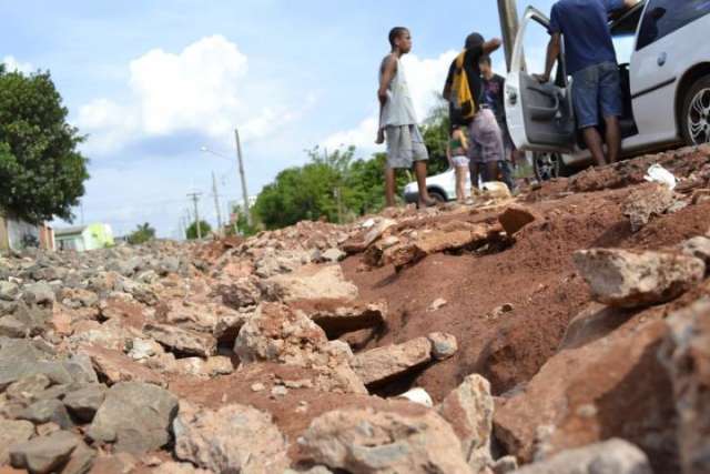Motociclista morto ap&oacute;s passar em cruzamento com buraco ser&aacute; sepultado hoje