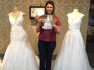 O último prêmio foi uma carta de crédito para um vestido de noiva. (Foto: Arquivo Pessoal)