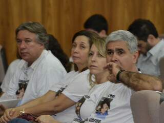 Pais de Leonardo e Breno participaram de seminário sobre combate à violência nesta quinta-feira. (Foto: Minamar Júnior)