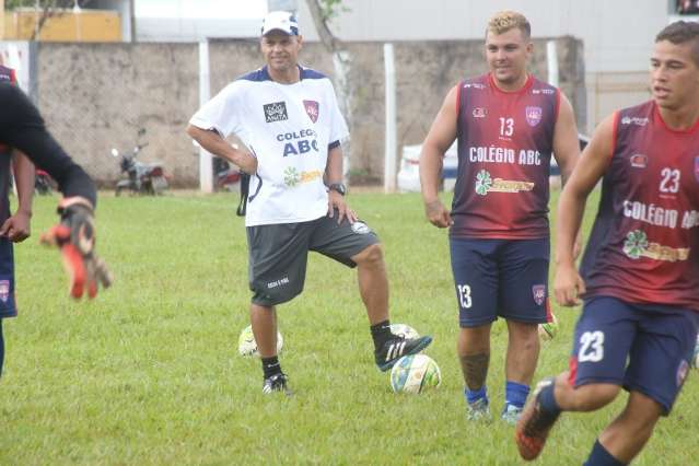 Jogo hoje no Moren&atilde;o marca a estreia de Robert, ex-Santos, como treinador