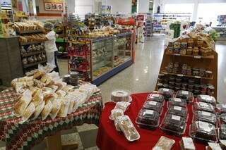 Vendas caíram até 8% nos últimos 70 dias no supermercado Mister Júnior, no Nova Lima. (Foto: Gerson Walber)