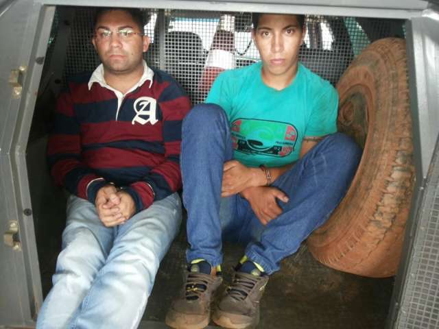 Pneu do carro fura e traficante &eacute; flagrado com mais de meia tonelada de maconha