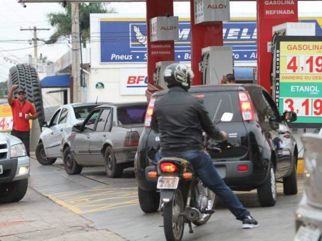Pre&ccedil;o m&eacute;dio da gasolina subiu 5,5% na &uacute;ltima semana em Campo Grande